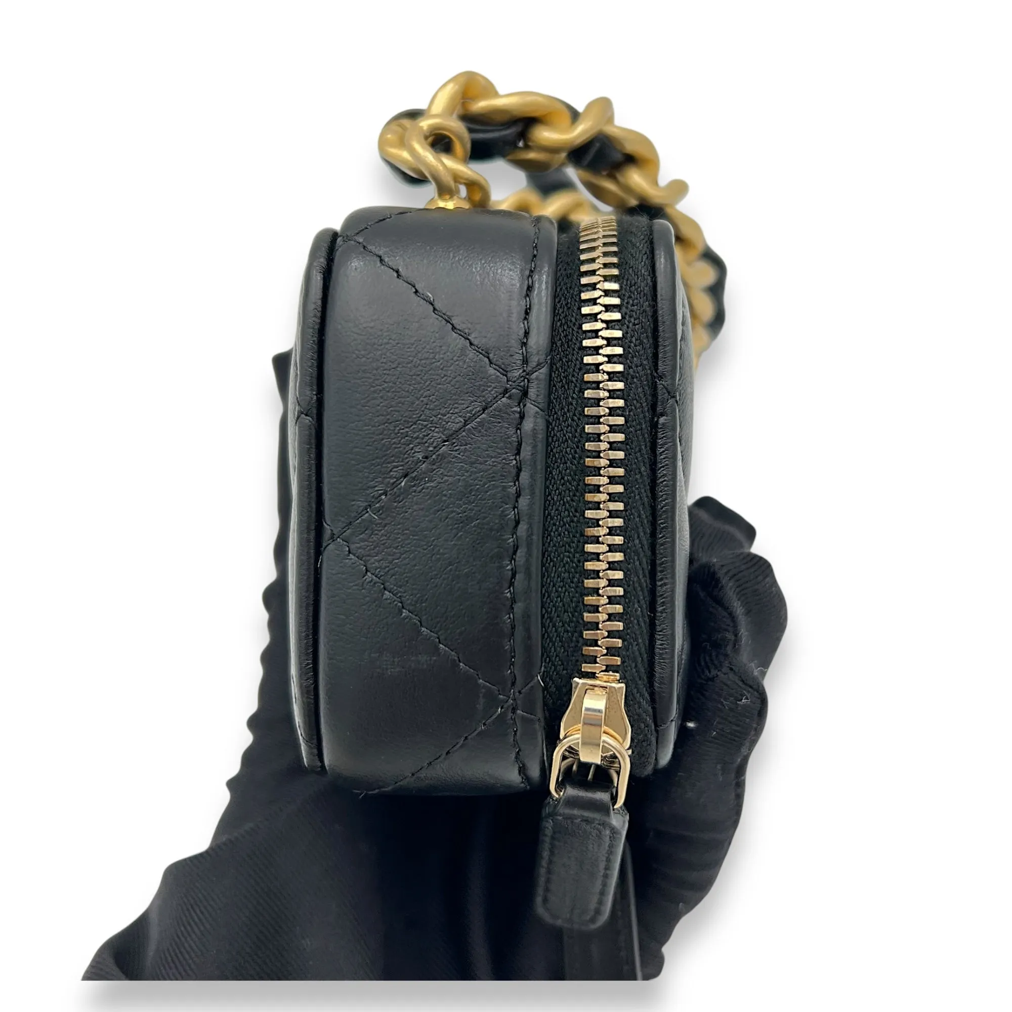 CC Crossbody Bag Black in Lambskin, Gold hardware