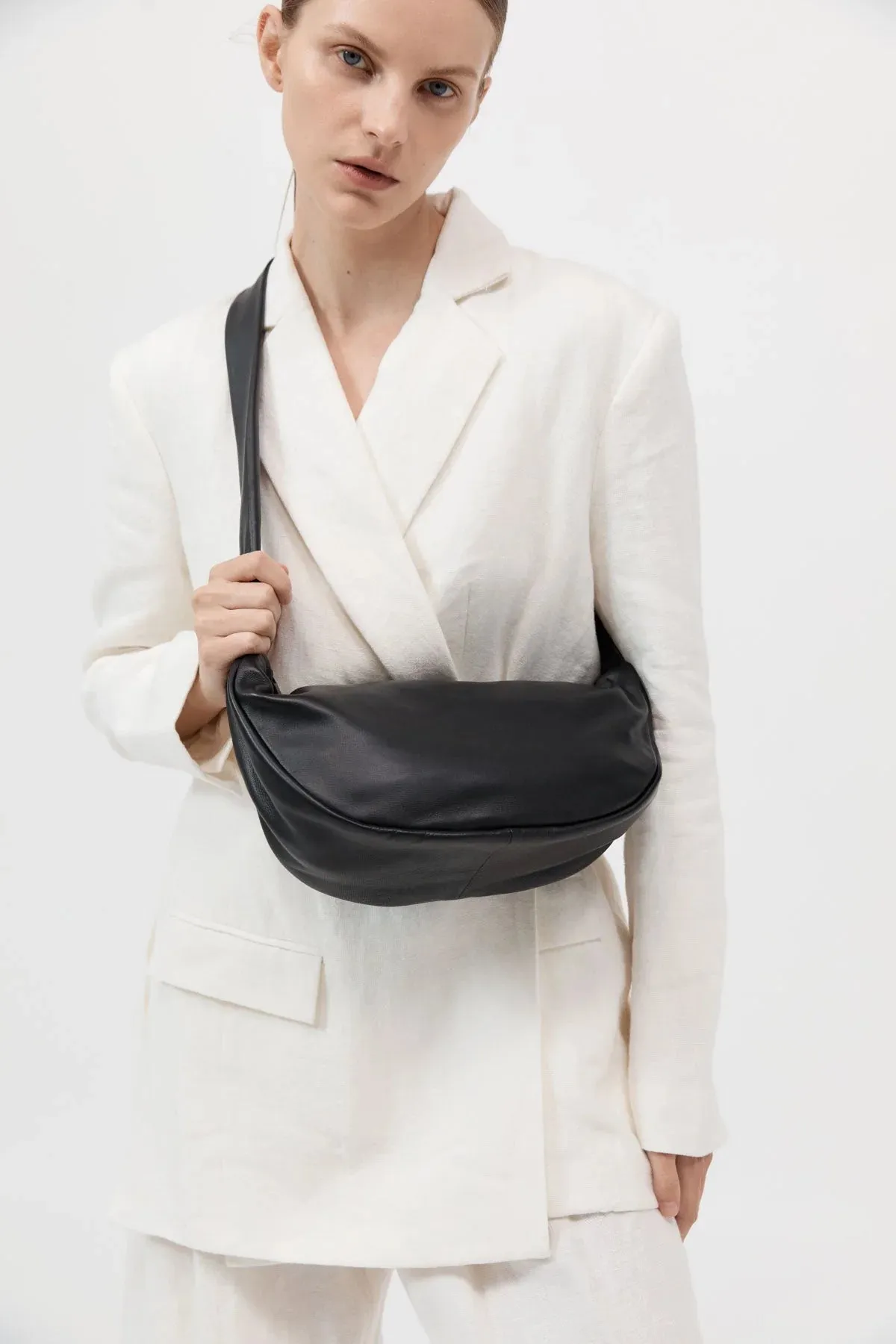 CRESCENT BAG BLACK