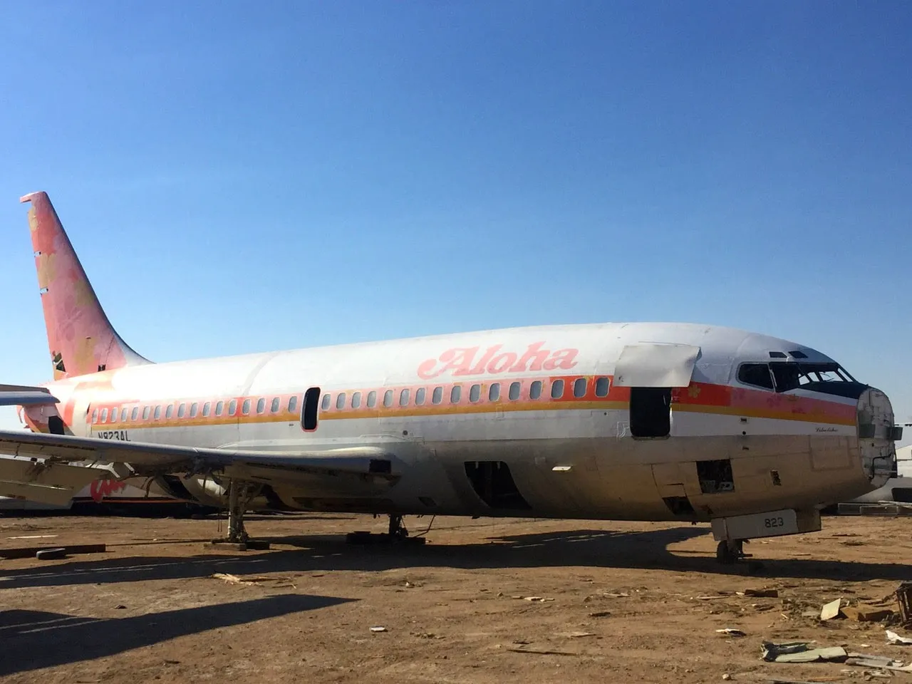 Custom ALOHA Airlines Boeing 737 PlaneTag Tail# N823AL