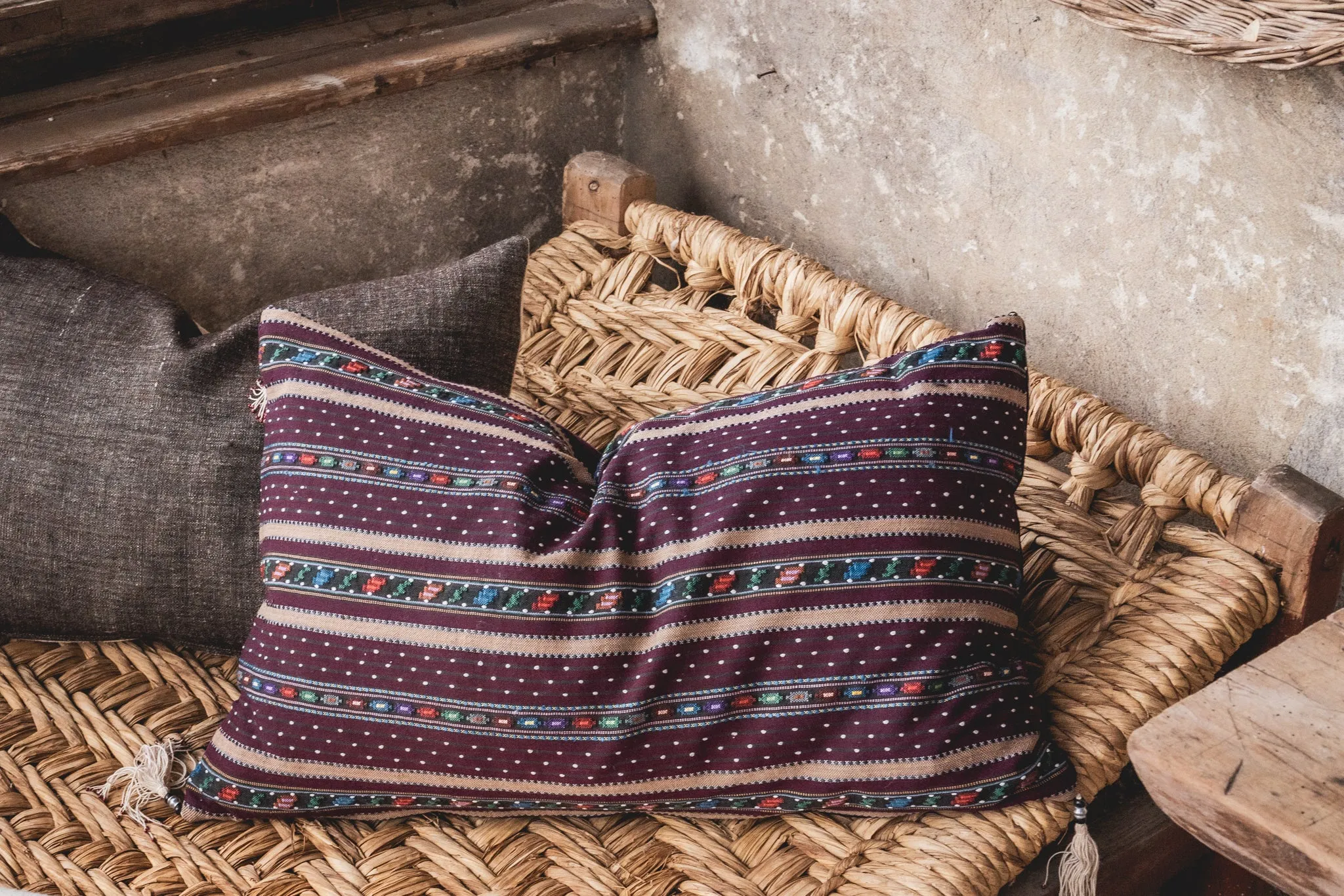 Pillow: Artifact textile, handwoven in Romania - P410